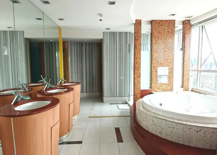 Comfort Appartment, Skytain Step 600 M, Erawan Shrine *