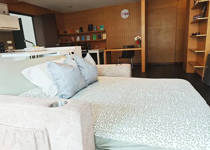 Comfort Appartment, Skytain Step 600 M, Erawan Shrine アパート バンコク都